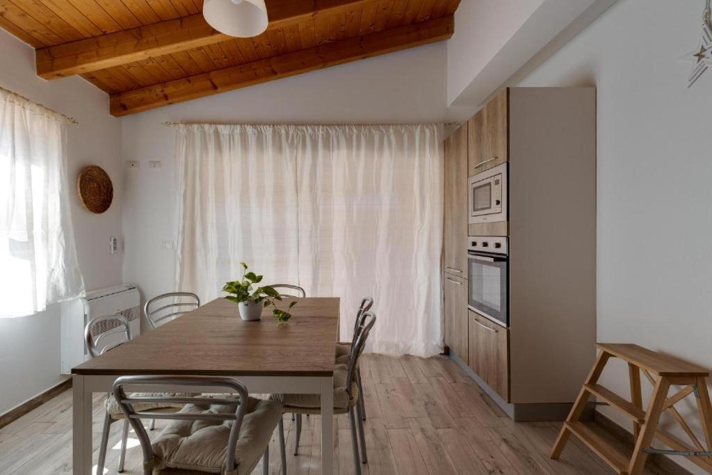 La Casa Delle Zie - Cabras Villa Exterior foto