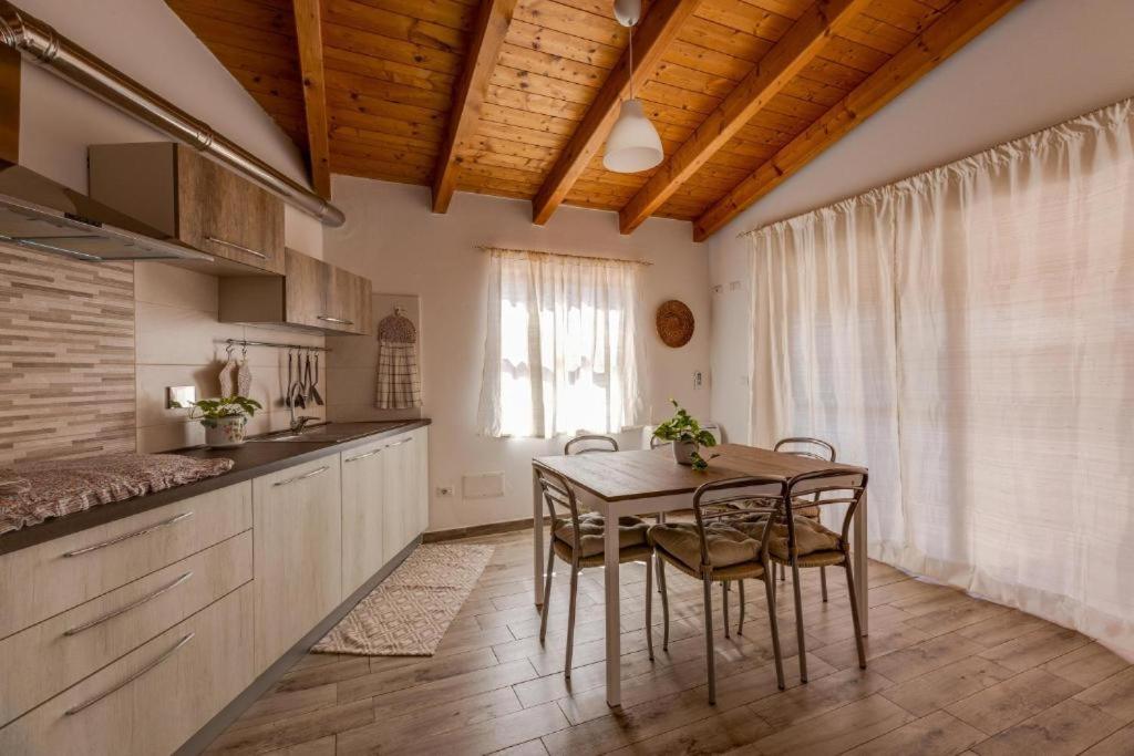 La Casa Delle Zie - Cabras Villa Exterior foto