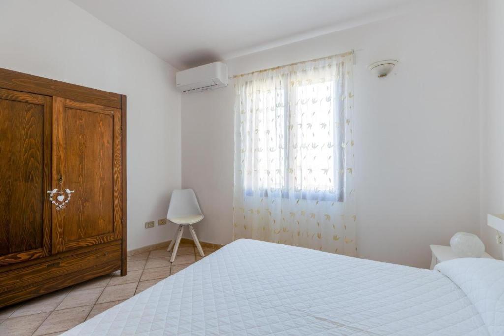 La Casa Delle Zie - Cabras Villa Exterior foto
