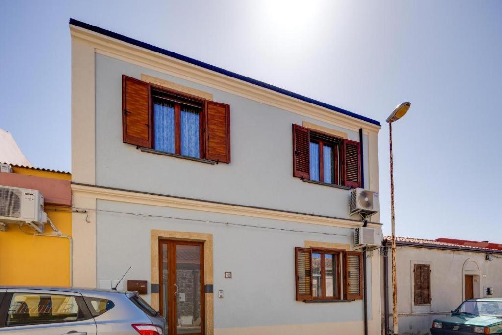 La Casa Delle Zie - Cabras Villa Exterior foto