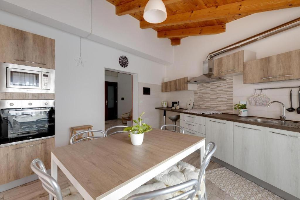 La Casa Delle Zie - Cabras Villa Exterior foto